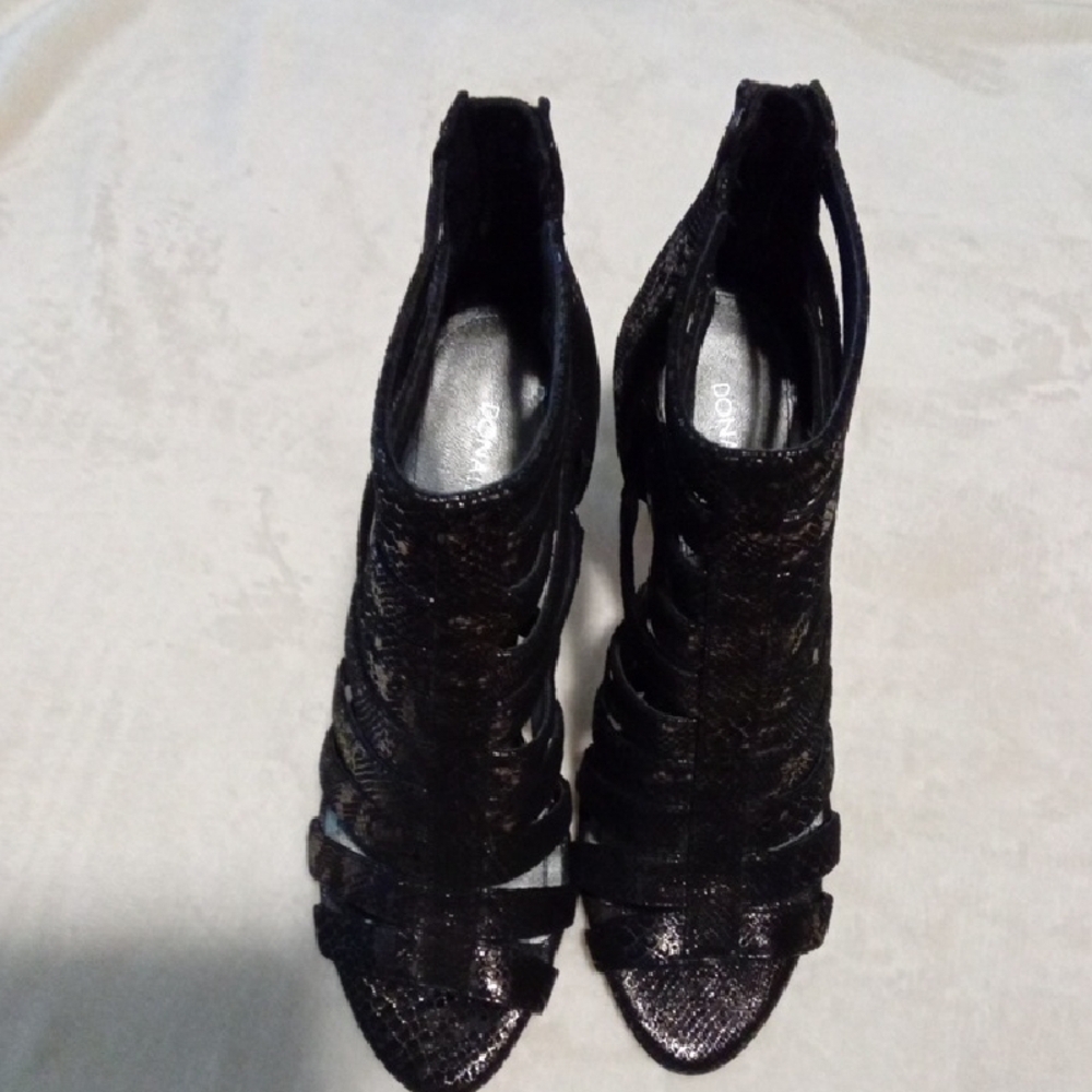 Donald J. Pliner Elegant Black Heels